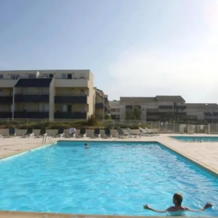 Dans Res. Avec Piscine A 150m De La Plage 86601